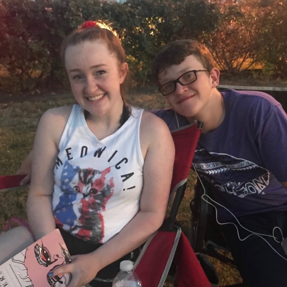 Meet your Posher, Amanda - Picture 4 of 4